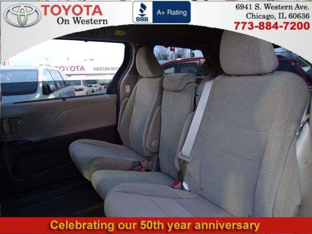 2017 Toyota Sienna LE